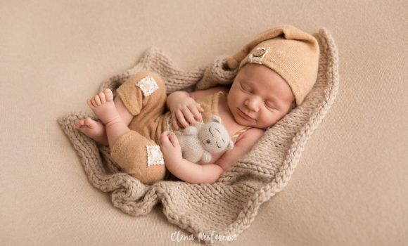 профессиональная фотосъемка новорожденного мальчика